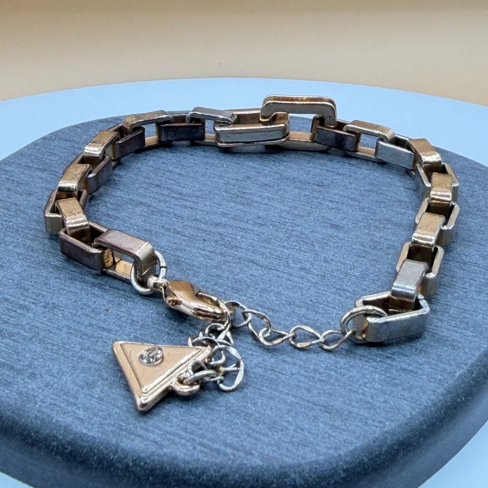GUESS Gold Tone Chunky Geometric Link Chain Bracelet Logo Charm Adjustable Style